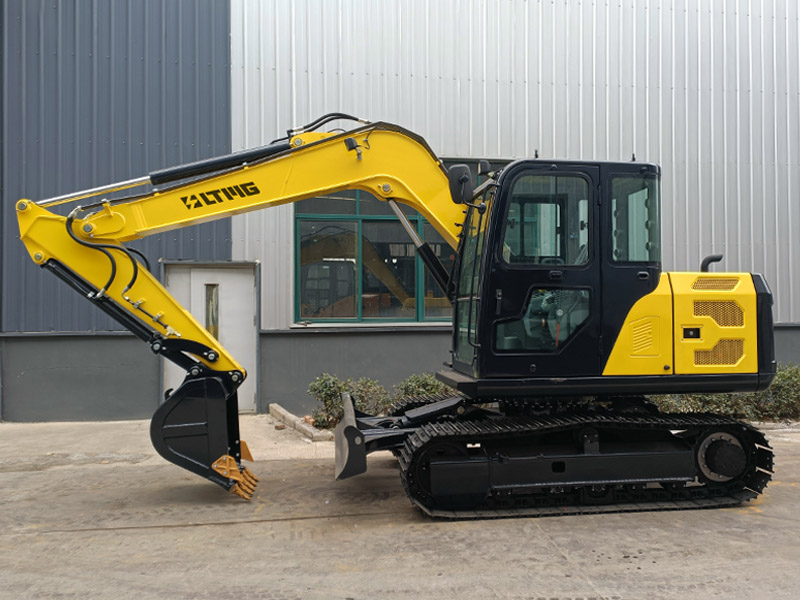 Medium excavator