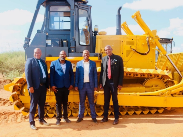 Botswana - Buldoser Perayap 220HP