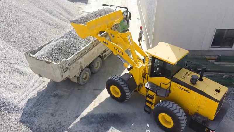 Wheel Loader LTMG 5 Ton Bekerja di Lahan Pasir--Membuat Pemuatan Lebih Cerdas