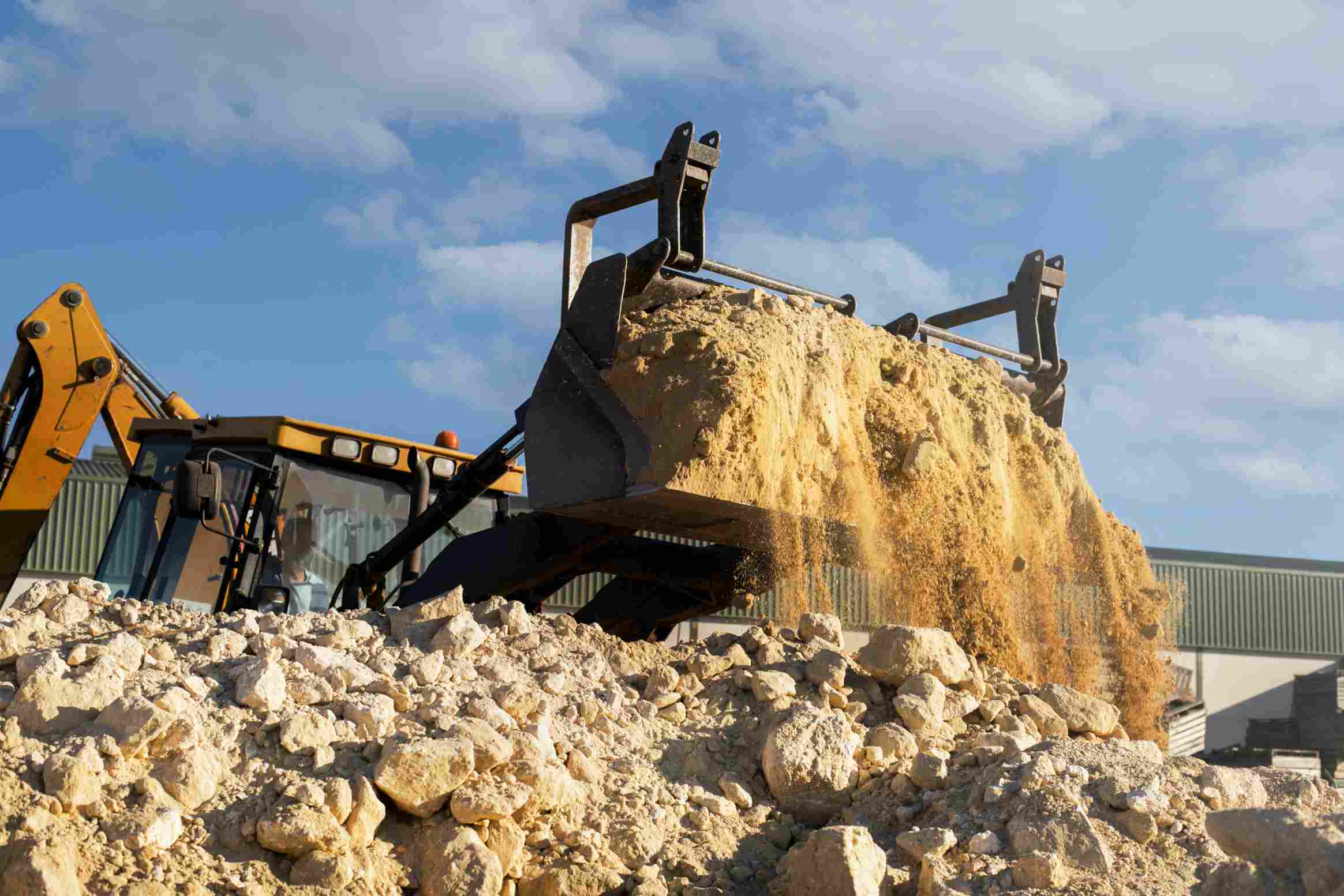 The 4 Most Popular Types of Construction Machinery Used in Construction Sites