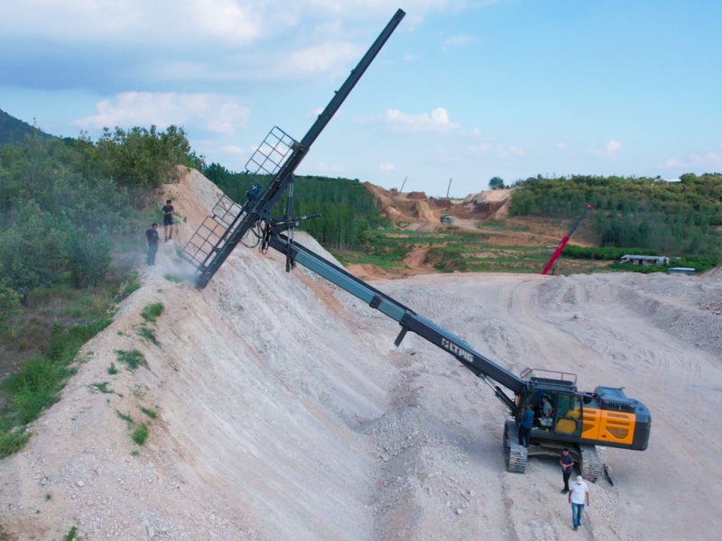 Efisiensi Sinergis: Mengapa Duo Ekskavator Berat & Fork Loader Merupakan Standar Emas untuk Operasi Pertambangan