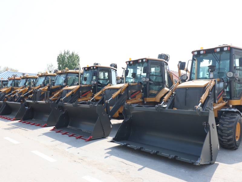 Pengangkut Bakchoe - Satu Mesin, Tugas Ganda